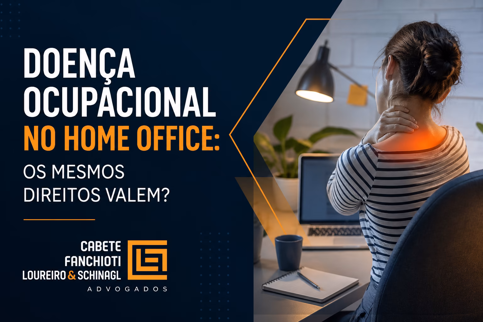 Trabalhador em home office em seu computador, com foco na ergonomia do posto de trabalho remoto