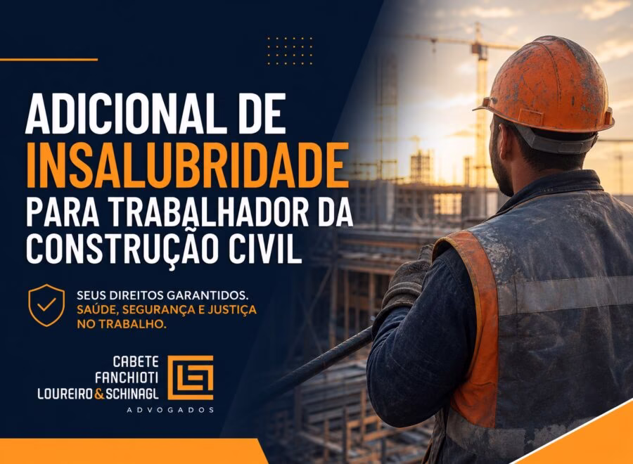 Trabalhador da construção civil com equipamento de proteção em canteiro de obras, ilustrando direitos e segurança do trabalho