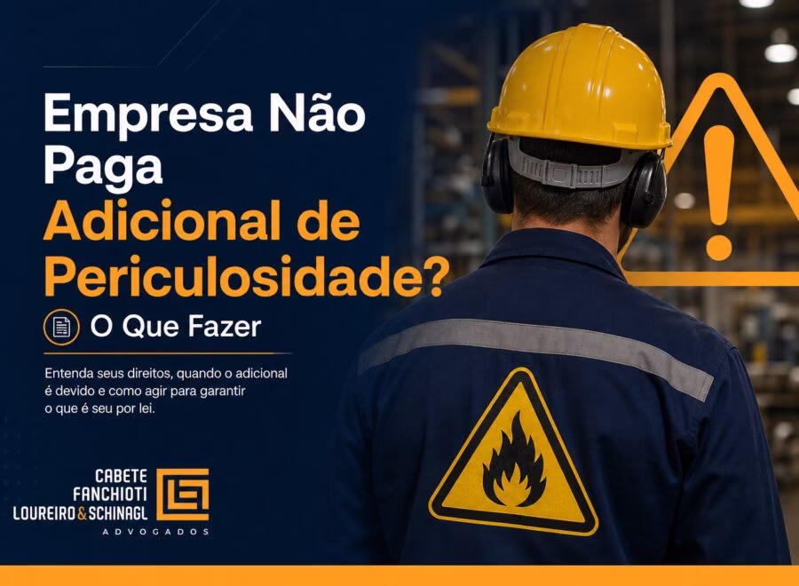 Imagem ilustrativa sobre direitos trabalhistas com título "Empresa Não Paga Adicional de Periculosidade? O Que Fazer" em tons azul, laranja e branco.